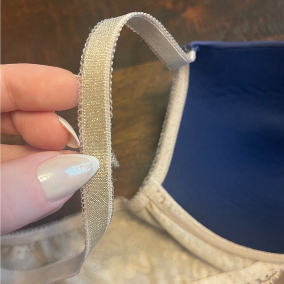 Victoria’s Secret Set Navy and Pale Gold Lace 32C Small - Picture 4 of 5